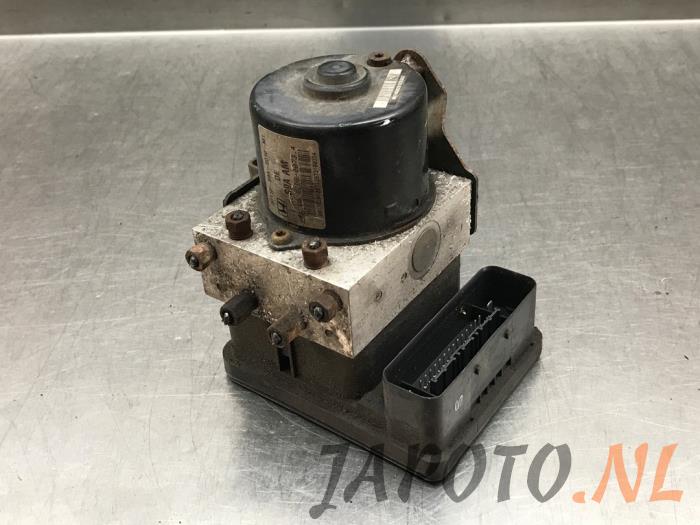 Używane Pompa ABS Honda CR-V (RD5/6/7/8) 2.0i 16V VTEC Cena € 104,95 Procedura marży oferowane przez Japoto Parts B.V.