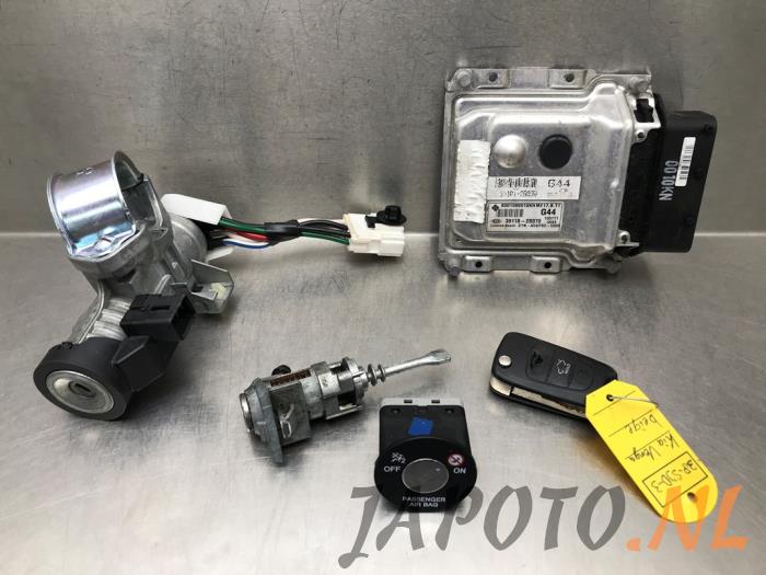 Used Ignition lock + computer Kia Venga 1.4 CVVT 16V Price € 104,99 Margin scheme offered by Japoto Parts B.V.