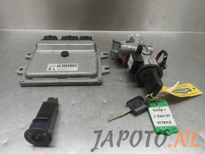 Used Ignition lock + computer Nissan NV 200 Evalia (M20M) 1.6 16V Price € 157,45 Margin scheme offered by Japoto Parts B.V.