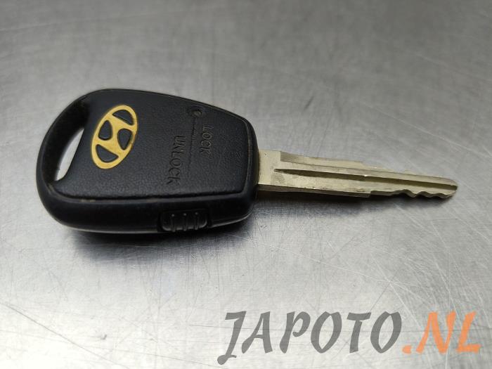 Używane Klucz Hyundai Getz 1.4i 16V Cena € 20,95 Procedura marży oferowane przez Japoto Parts B.V.