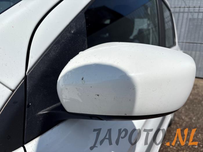 Używane Lusterko zewnetrzne lewe Suzuki Celerio (LF) 1.0 12V Dualjet Cena € 78,70 Procedura marży oferowane przez Japoto Parts B.V.