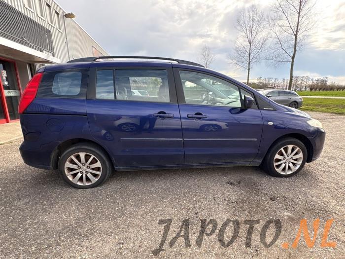 Używane Blotnik prawy przód Mazda 5 (CR19) 1.8i 16V Cena € 73,49 Procedura marży oferowane przez Japoto Parts B.V.