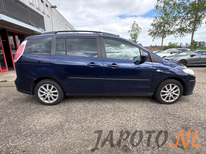 Używane Blotnik prawy przód Mazda 5 (CR19) 2.0 CiDT 16V Normal Power Cena € 73,49 Procedura marży oferowane przez Japoto Parts B.V.