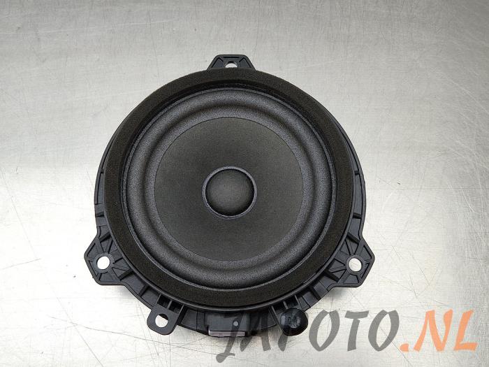 Używane Glosnik Kia Stonic (YB) 1.0i T-GDi 12V Eco-Dynamics+ Cena € 20,99 Procedura marży oferowane przez Japoto Parts B.V.