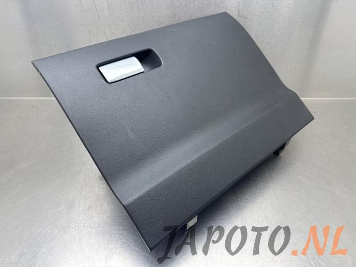 Begagnade Handskfack Mazda MX-30 e-SkyActiv 145 Pris € 104,95 Marginaltabell erbjuds av Japoto Parts B.V.