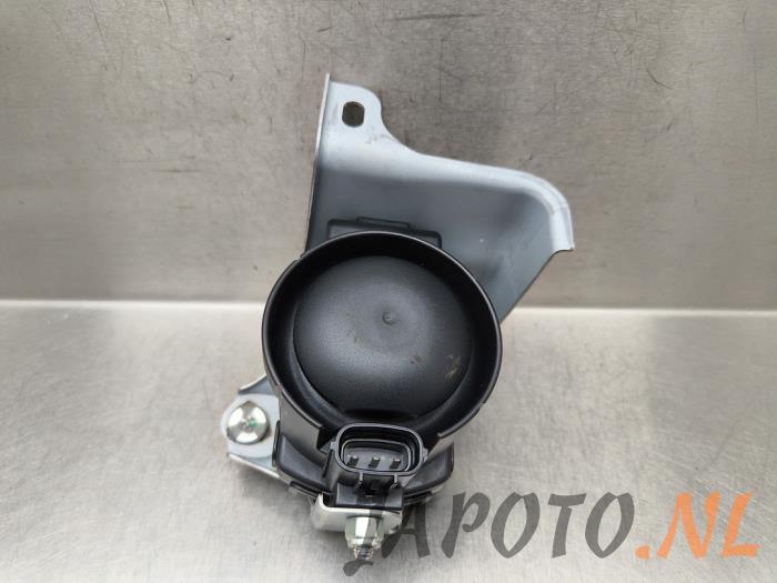 Używane Klakson Lexus LS (F4) 460 4.6 32V VVT-i Cena € 15,70 Procedura marży oferowane przez Japoto Parts B.V.