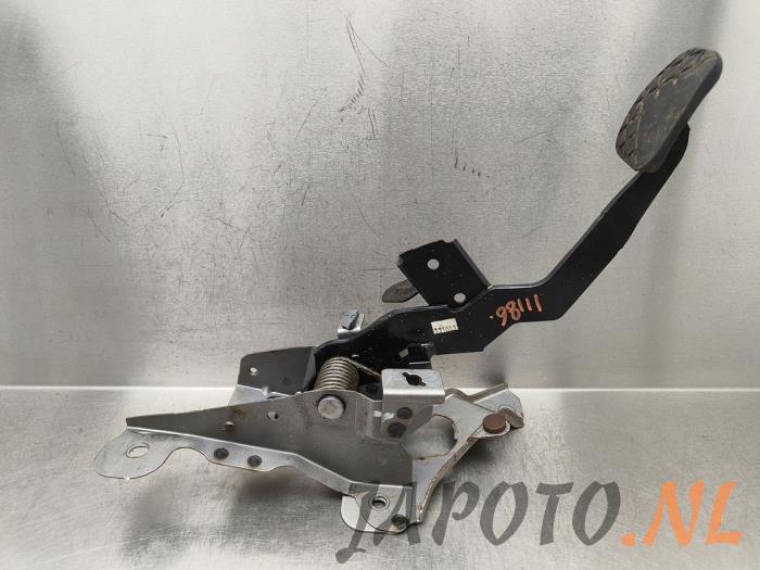 Używane Pedal sprzegla Mazda 3 Sport (BK) 1.3i 16V Cena € 52,45 Procedura marży oferowane przez Japoto Parts B.V.
