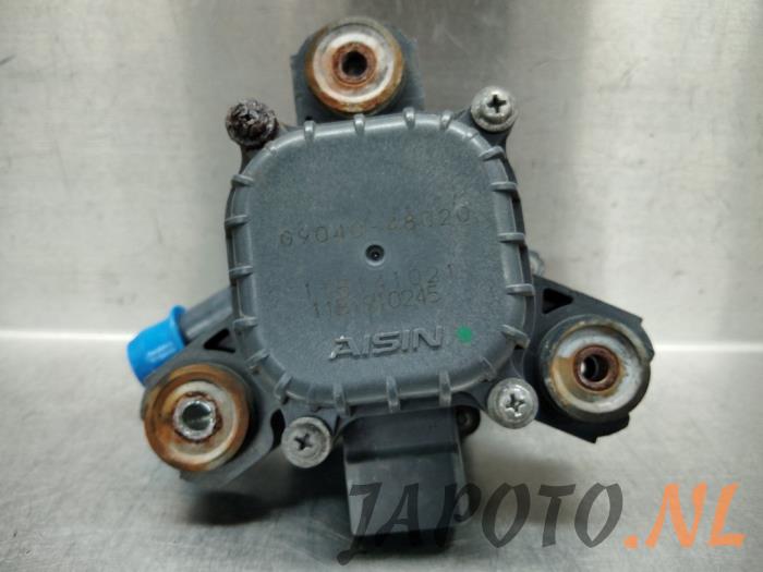 Begagnade Vattenpump Lexus CT 200h 1.8 16V Pris € 52,45 Marginaltabell erbjuds av Japoto Parts B.V.