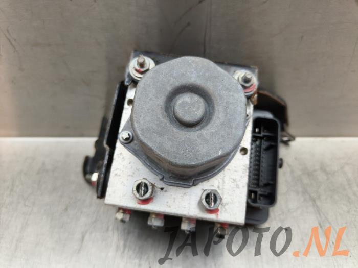 Usagé Bloc ABS Suzuki Swift (ZA/ZC/ZD) 1.2 16V Prix € 262,45 Règlement à la marge proposé par Japoto Parts B.V.