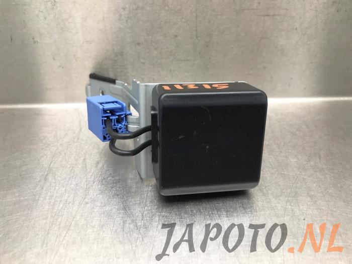 Używane Antena GPS Mazda CX-5 II (KF) 2.2 SkyActiv-D 175 16V 4WD Cena € 31,49 Procedura marży oferowane przez Japoto Parts B.V.