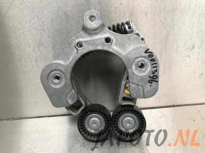Spanrolle multiriem van een Hyundai Tucson (NX) 1.6 T-GDI PHEV 4WD 2023