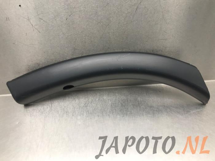 Rear wheel arch trim