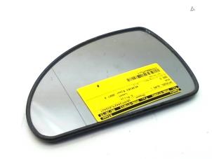 Used Mirror glass, left Kia Cee'd (EDB5) 1.6 CRDi 16V Price € 15,00 Margin scheme offered by Japoto Parts B.V.