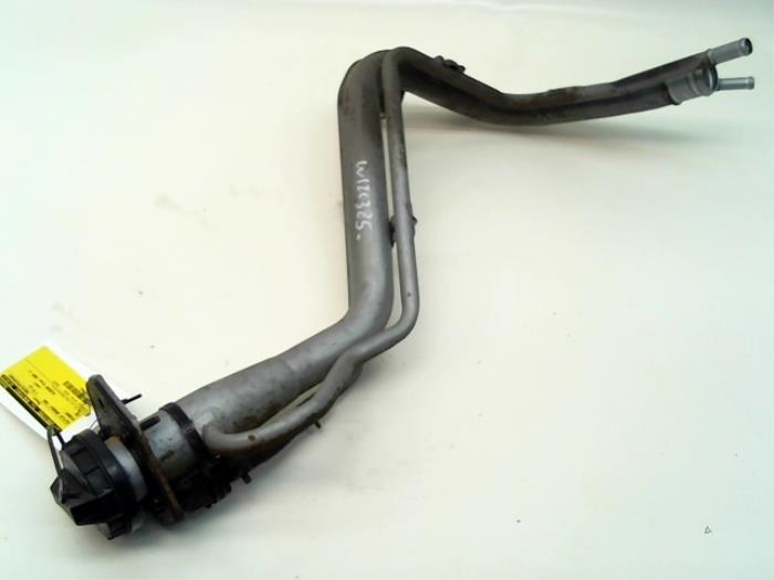 Fuel tank filler pipe Hyundai i30 Crosswagon 1.4 CVVT 16V