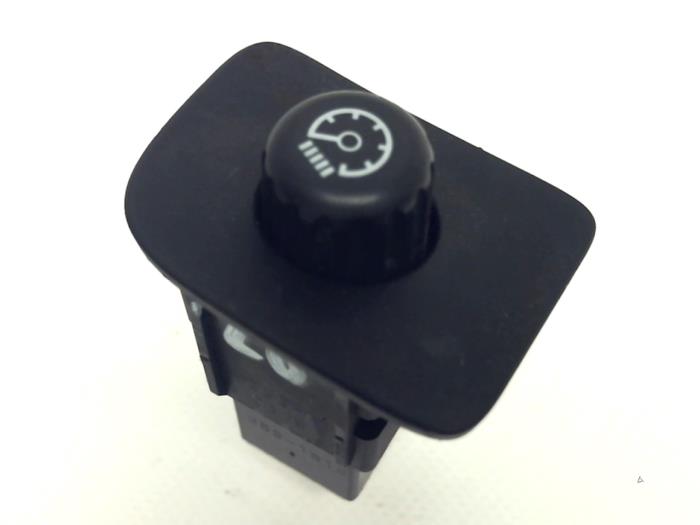 Usagé Commodo Lexus SC 430 4.3i 32V VVT-i Prix € 5,25 Règlement à la marge proposé par Japoto Parts B.V.