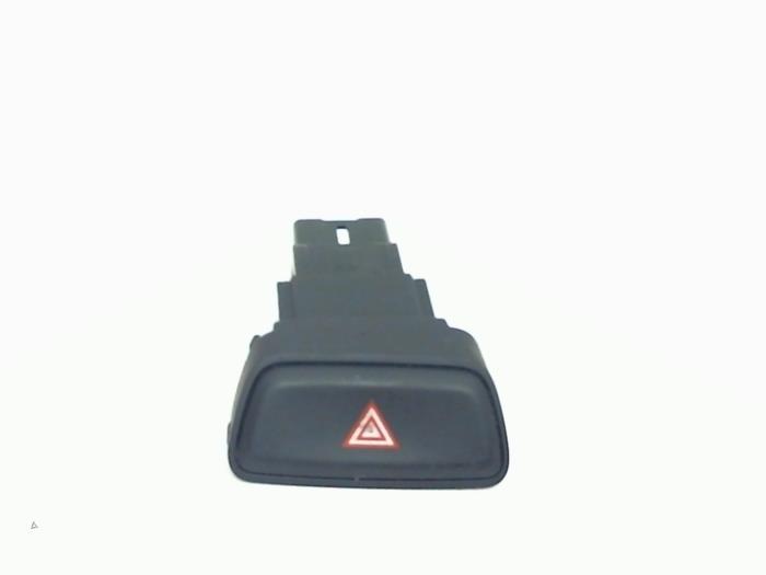 Panic lighting switch from a Kia Picanto (TA) 1.0 12V 2011