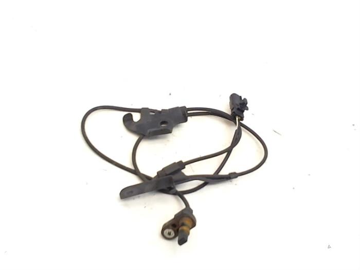 Begagnade ABS-sensor Toyota Prius Plus (ZVW4) 1.8 Hybrid 16V Pris € 15,70 Marginaltabell erbjuds av Japoto Parts B.V.