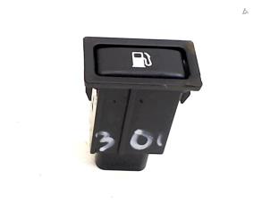 Used Tank cap cover switch Toyota Avensis Wagon (T25/B1E) 2.0 16V D-4D-F Price € 10,00 Margin scheme offered by Japoto Parts B.V.