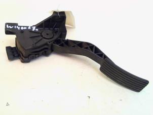 Used Accelerator pedal Mitsubishi Colt (Z2/Z3) 1.5 16V CZ3 Price € 24,95 Margin scheme offered by Japoto Parts B.V.