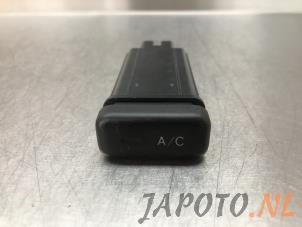 Used Air conditioning switch Toyota Avensis (T22) 2.0 16V Price € 15,00 Margin scheme offered by Japoto Parts B.V.