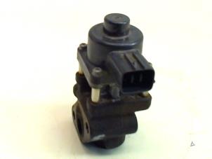 Usados Cuerpo de termostato Chevrolet Aveo 1.2 16V Precio € 20,00 Norma de margen ofrecido por Japoto Parts B.V.