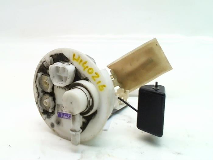 Tank float from a Toyota Corolla Wagon (E12) 2.0 D-4D 16V 90 2003