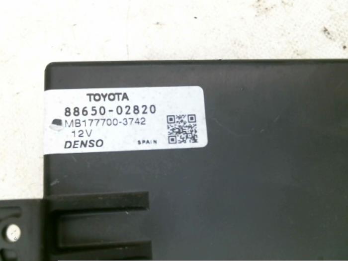 Steuergerät sonstige van een Toyota Auris (E15) 1.8 16V HSD Full Hybrid 2011