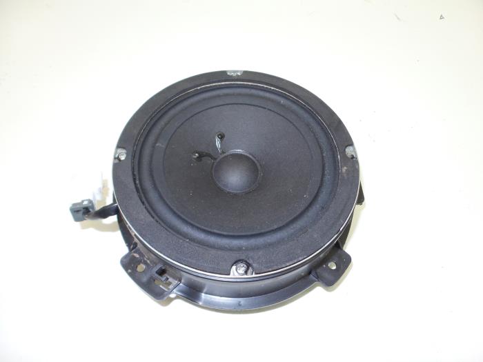 Używane Glosnik Hyundai Matrix 1.6 16V Cena € 20,99 Procedura marży oferowane przez Japoto Parts B.V.