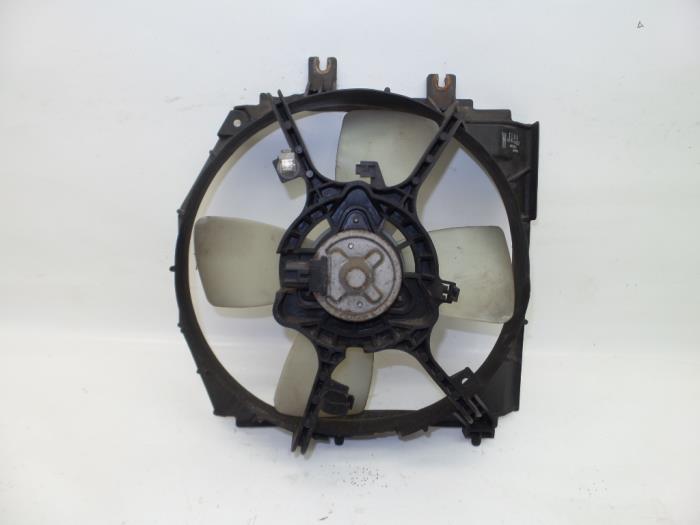 Używane Wentylator Mazda 323 Fastbreak (BJ14) 2.0 16V Cena € 20,99 Procedura marży oferowane przez Japoto Parts B.V.