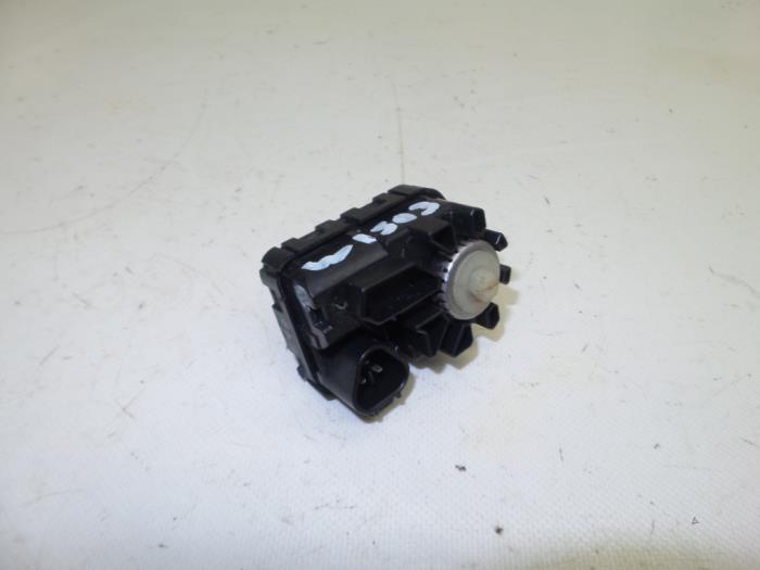 Używane Silnik reflektora Mazda 6 (GH12/GHA2) 2.0i 16V S-VT Cena € 10,45 Procedura marży oferowane przez Japoto Parts B.V.