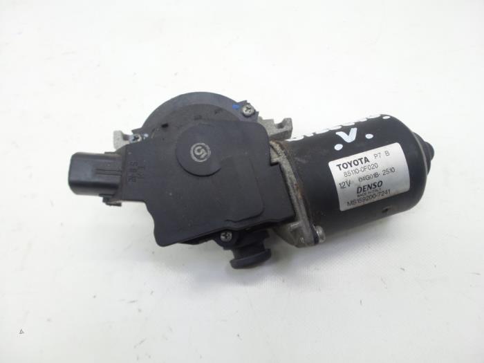 Front wiper motor from a Toyota Corolla Verso (R10/11) 2.0 D-4D 16V 2005