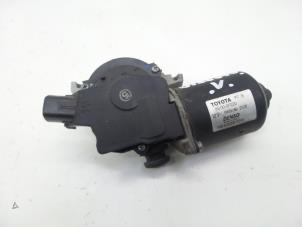 Used Front wiper motor Toyota Corolla Verso (R10/11) 2.0 D-4D 16V Price € 34,95 Margin scheme offered by Japoto Parts B.V.
