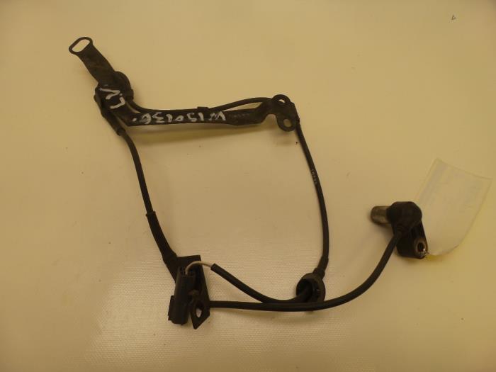 Usados Sensor ABS Mazda 323 Fastbreak (BJ14) 1.6 16V Precio € 15,70 Norma de margen ofrecido por Japoto Parts B.V.