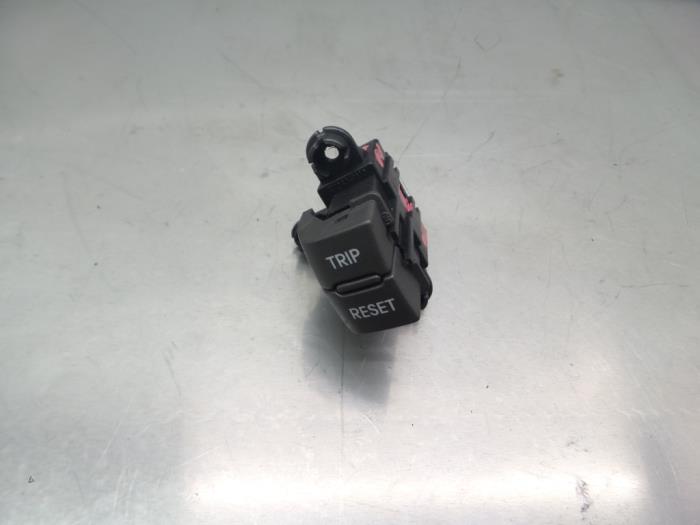 Used On-board computer controller Kia Sportage (SL) 1.6 GDI 16V 4x2 Price € 26,20 Margin scheme offered by Japoto Parts B.V.