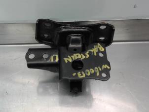 Used Gearbox mount Toyota Auris (E15) 1.8 16V HSD Full Hybrid Price € 19,99 Margin scheme offered by Japoto Parts B.V.