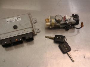 Ignition lock + computer from a Nissan X-Trail (T31) 2.0 16V XE,SE,LE 4x4 2007