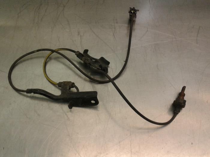 Begagnade ABS-sensor Toyota Auris (E15) 1.8 16V HSD Full Hybrid Pris € 26,20 Marginaltabell erbjuds av Japoto Parts B.V.