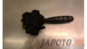 Usagé Commutateur lumière Daihatsu Sirion 2 (M3) 1.0 12V DVVT 4x4 Prix € 25,00 Règlement à la marge proposé par Japoto Parts B.V.