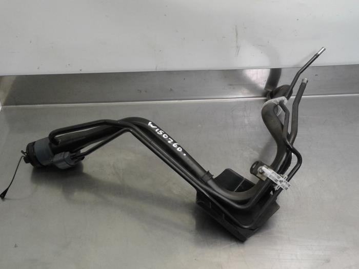 Used Toyota Auris Touring Sports (E18) 1.8 16V Hybrid Fuel tank filler