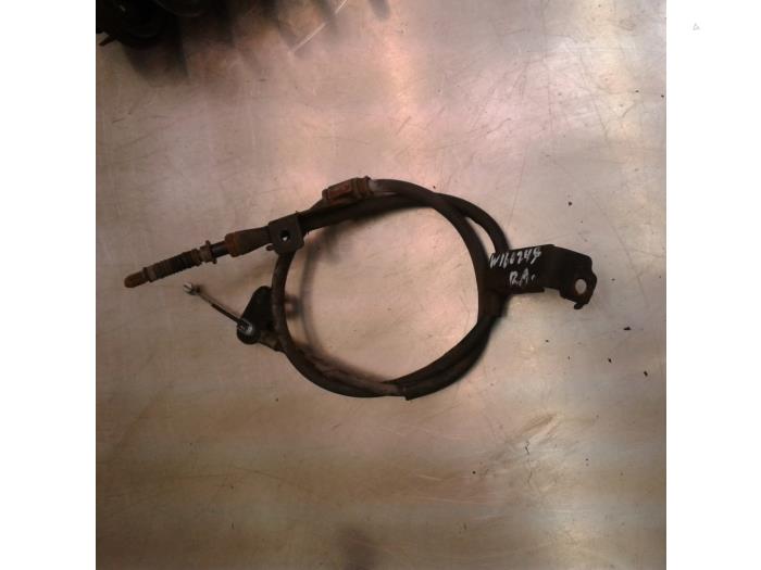 Usagé Câble frein à main Hyundai i10 (F5) 1.1i 12V Prix € 10,50 Règlement à la marge proposé par Japoto Parts B.V.