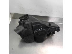 Usados Cuerpo de filtro de aire Nissan Murano (Z51) 3.5 V6 24V 4x4 Precio € 49,95 Norma de margen ofrecido por Japoto Parts B.V.