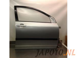 Usagé Portière 4portes avant droite Toyota Corolla Wagon (E12) 1.6 16V VVT-i Prix € 74,95 Règlement à la marge proposé par Japoto Parts B.V.