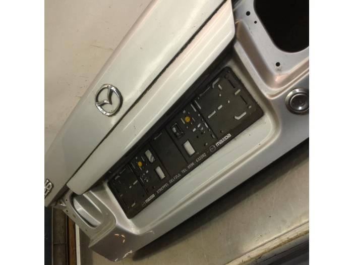 Kofferraumklappe van een Mazda 626 (GF12) 1.8i 16V 2000