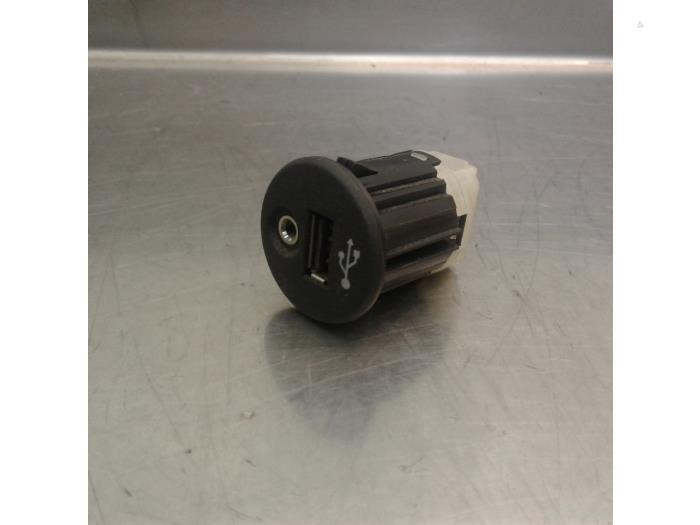 Usagé Divers Nissan Micra (K13) 1.2 12V DIG-S Prix € 5,25 Règlement à la marge proposé par Japoto Parts B.V.