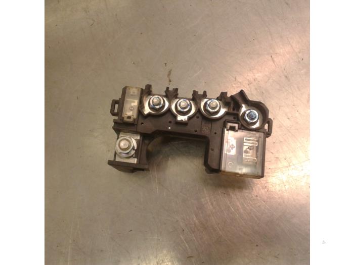 Usagé Divers Toyota Auris Touring Sports (E18) 1.8 16V Hybrid Prix € 26,25 Règlement à la marge proposé par Japoto Parts B.V.
