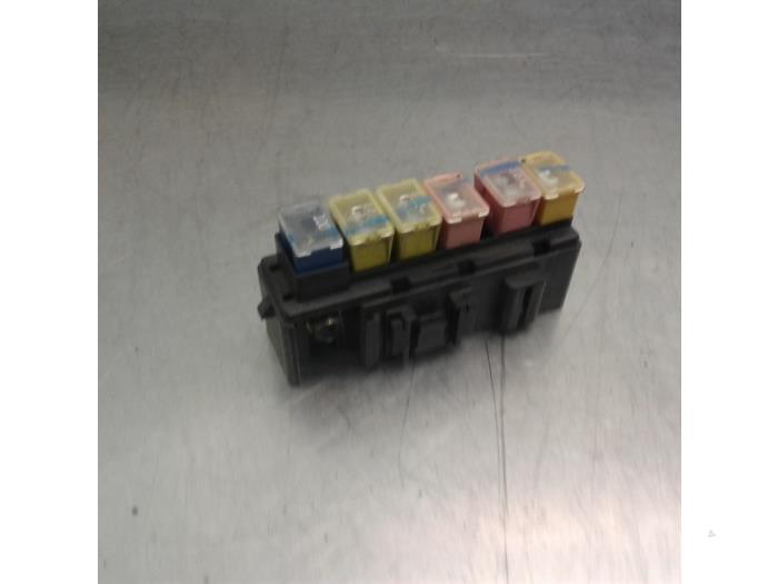Kia Sorento 03 Fuse boxes stock