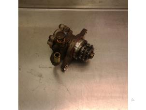 Used Power steering pump Nissan X-Trail (T30) 2.2 dCi 16V 4x2 Price € 50,00 Margin scheme offered by Japoto Parts B.V.