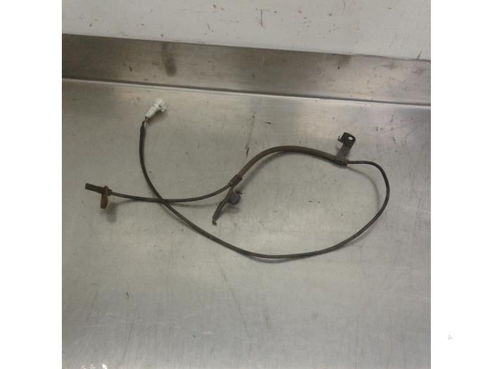 Begagnade ABS-sensor Toyota Yaris II (P9) 1.0 12V VVT-i Pris € 15,70 Marginaltabell erbjuds av Japoto Parts B.V.