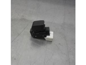 Used Electric window switch Nissan Pixo (D31S) 1.0 12V Price € 14,99 Margin scheme offered by Japoto Parts B.V.
