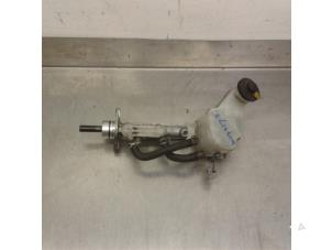 Usagé Cylindre de frein principal Toyota Avensis Verso (M20) 2.0 16V VVT-i D-4 Prix € 40,00 Règlement à la marge proposé par Japoto Parts B.V.